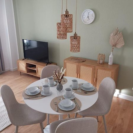 City-Apartment Mit Parkplatz & Fahrradraum! Nur 300M Zum Stadthafen Schwerin  Ngoại thất bức ảnh