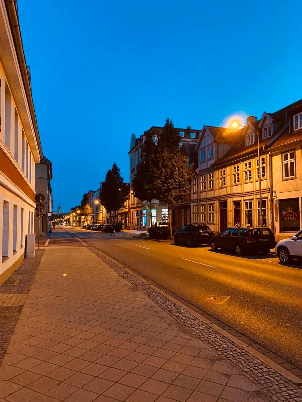 City-Apartment Mit Parkplatz & Fahrradraum! Nur 300M Zum Stadthafen Schwerin  Ngoại thất bức ảnh